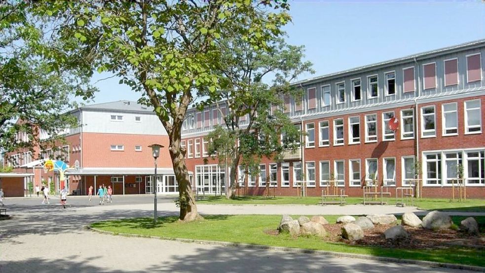Am Johannes-Althusius-Gymnasium (JAG) gibt es viele dringend zu behebende Mängel am Gebäude. Foto: Archiv