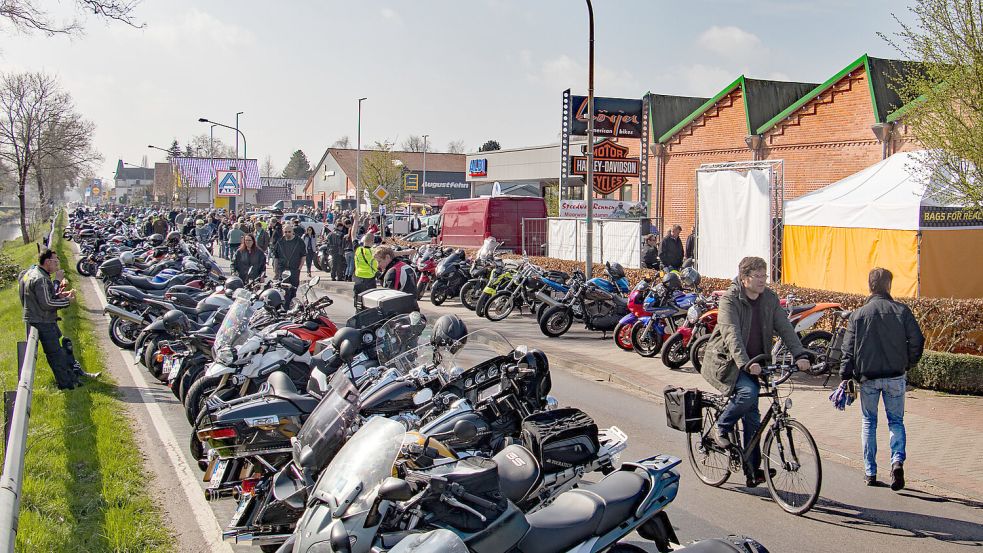 Tausende Motorradfahrer werden wieder zum Herbsttreff in Augustfehn erwartet. Foto: Heino Fecht/Archiv