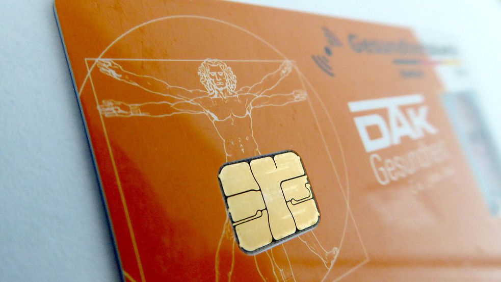 Die DAK-Krankenkasse hat sich einen Spaß mit der neuen Gesundheitskarte von Influencer Malte Zierden erlaubt. Foto: imago images/APress