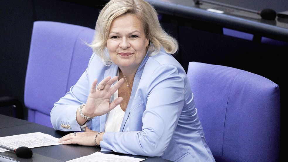 Bundesinnenministerin Nancy Faeser steht wegen der Schönbohm-Affäre unter Druck. Foto: dpa/Carsten Koall