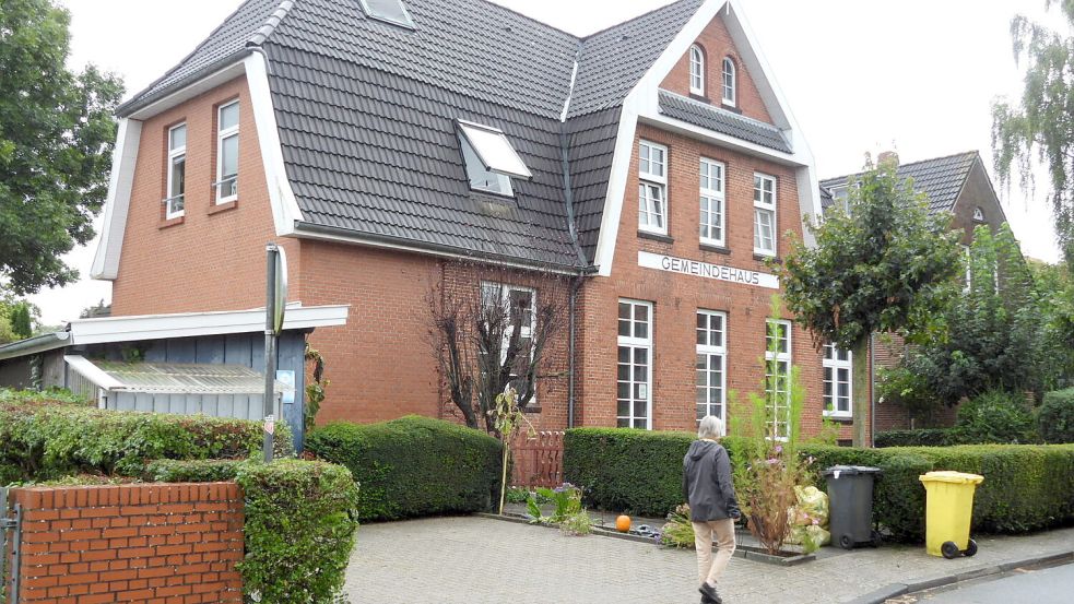 Das 110 Jahre alte reformierte Gemeindehaus ist prägend für das Bild der Wolthuser Dorfstraße. Foto: F. Doden