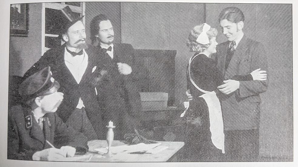 Mit dem Stück „Uproor in Butenhusen“ begeisterte das Ensemble 1950 das Publikum und die Kritiker. Foto: Archiv NDT Aurich