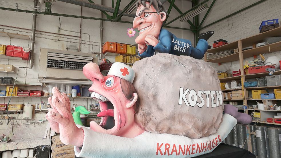 Dieser Wagen soll an einer Protestkundgebung gegen die Gesundheitspolitik von Karl Lauterbach teilnehmen. Foto: dpa/David Young