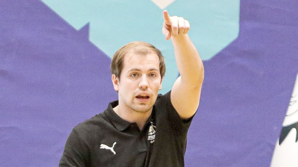 Marten Franke als engagierter Trainer beim Beachhandball. Fotos: Imago