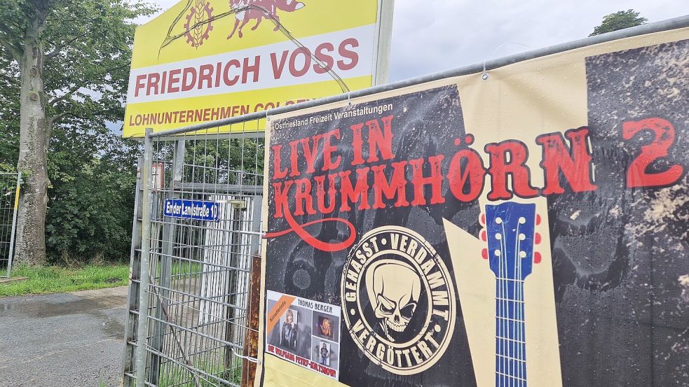 Anfang August fand ein von Neonazis organisiertes Konzert auf dem Gelände des Lohnunternehmens Voß in Canum in der Gemeinde Krummhörn statt. Die Juniorchefin will sich bis heute gegenüber dieser Zeitung nicht äußern. Foto: Hock