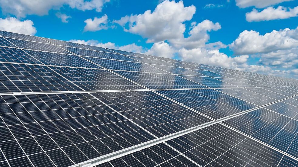 Ein neues Förderprogramm des Verkehrsministeriums macht die Installation einer Photovoltaikanlage erschwinglicher. Foto: Patrick Pleul/dpa-Zentralbild/dpa/Symbolbild