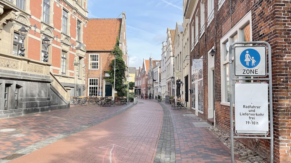 Was gibt es eigentlich für Veränderungen in Leer? Bei einem Spaziergang werfen wir einen Blick in die Schaufenster der Stadt. Bilder: Nobel
