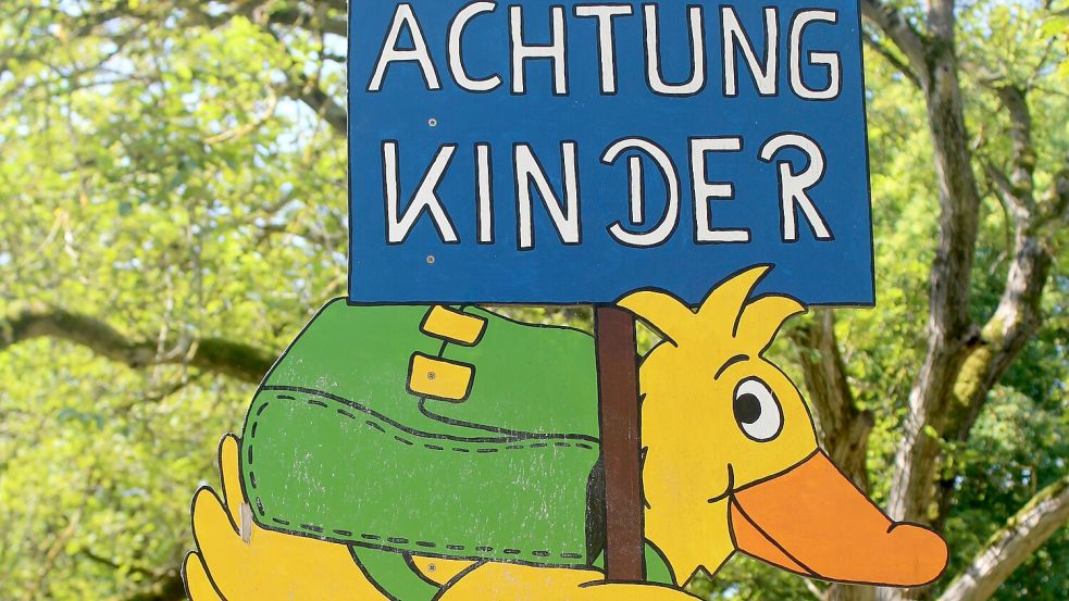 Wenn Kinder auf der Straße spielen könnten, werden mancherorts solche Schilder aufgestellt. Foto: Pixabay