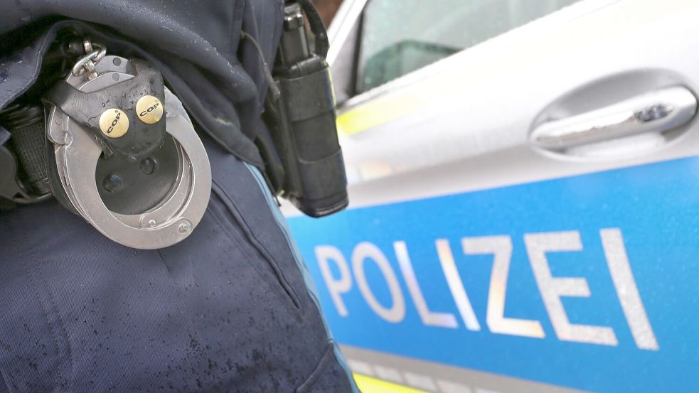 Die Polizei hatte in Leer nach einer Schlägerei zwei Jugendliche festgenommen. Foto: Karl-Josef Hildenbrand/DPA