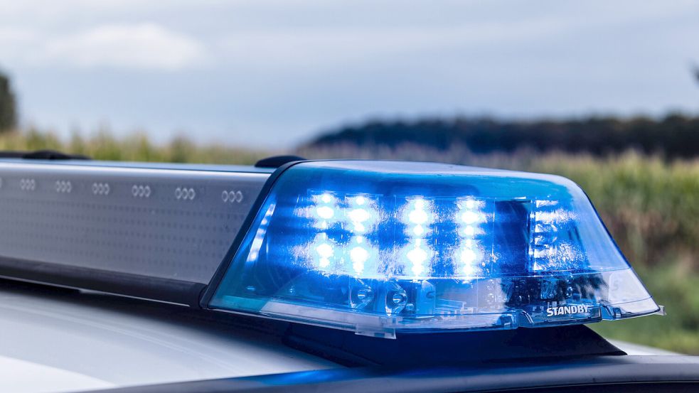 Die Polizei war nach dem Spiel in Steenfelde vor Ort und nach dem Vorfall auf. Symbolfoto: Imago