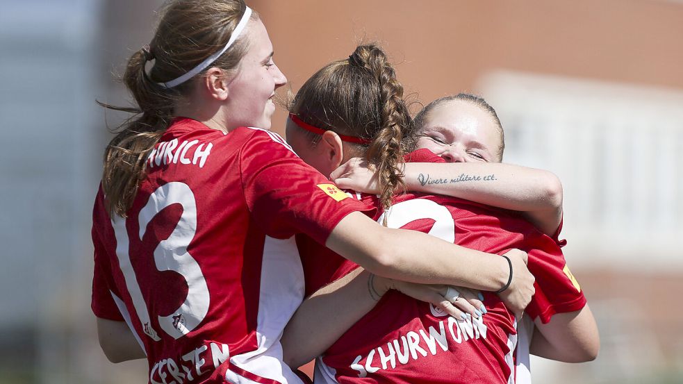 Mit einer erheblichen Leistunssteigerung gegenüber dem letzten Spiel konnte Aurich am Dienstag im Pokal den Oberligisten Heidekraut Andervenne klar mit 3:0 besiegen und ins Viertelfinale einziehen. Archivfoto: Doden/Emden