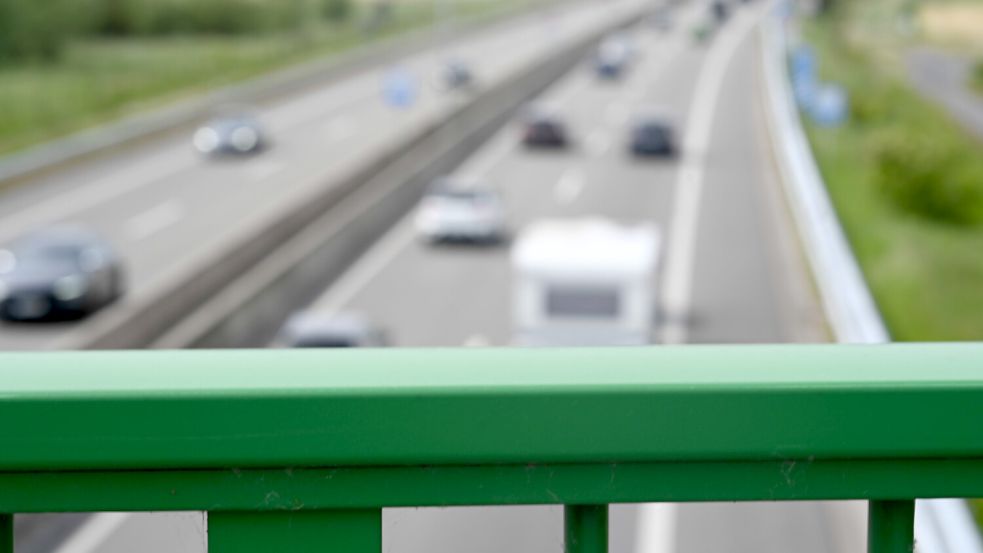 An manchen Stellen haben Autofahrer auf der A31 bald wieder freie Fahrt. Foto: Penning/DPA/Archiv