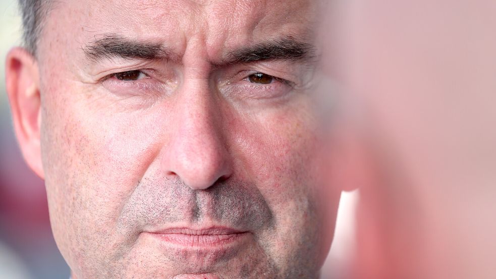 Weder Flugblatt-Affäre noch Hitler-Gruß-Vorwürfe konnten ihm bislang etwas anhaben: Hubert Aiwanger, Chef der Freien Wähler. Foto: dpa