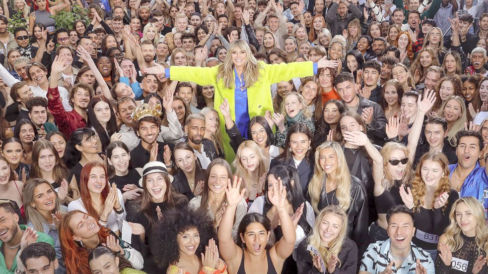 Heidi Klum und ihre Bewerber: Die Casting für „Germany‘s Next Topmodel“ 2024 wurden bereits abgeschlossen. Foto: ProSieben/Richard Hübner