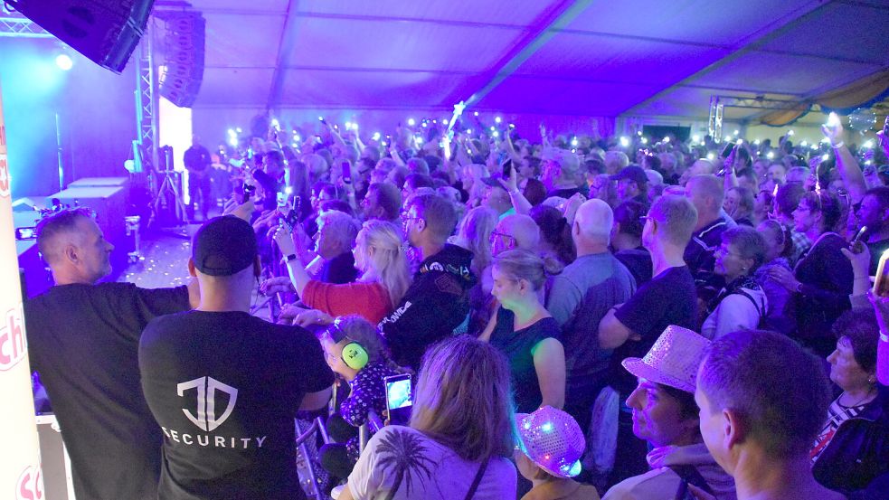 Sehr gut besucht war die Blaulicht-Party. Foto: Ammermann