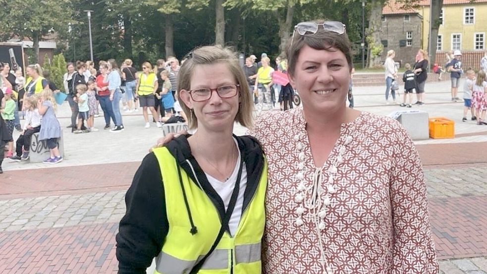 Stefanie Doolmann (links) und Melanie Remijn engagieren sich für den Erhalt „ihrer“ Grundschulen. Foto: Weiden/Archiv