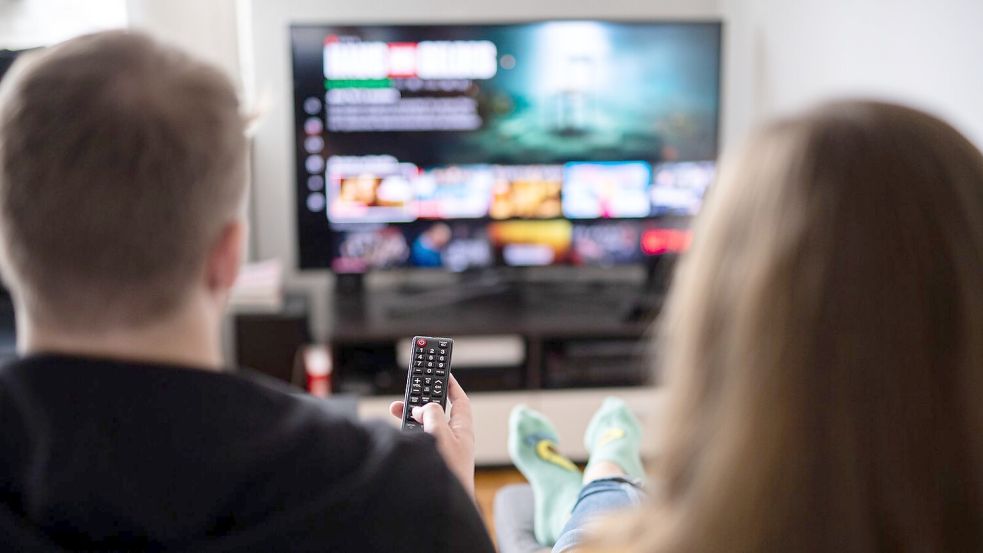 Nicht nur berieseln lassen, sondern beim Film mitbestimmen? Diese interaktiven Alternativen gibt es auf Netflix. Foto: Daniel Reinhardt/dpa