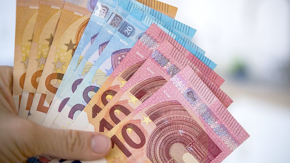 Der Stadt Emden wird wie fast allen niedersächsischen Kommunen in den nächsten Jahren viel Geld fehlen. Foto: Skolimowska/dpa