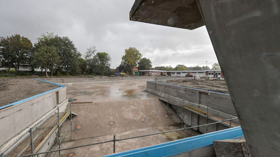 Der Blick vonseiten des Sprungturms auf das Schwimmerbecken. Foto: Ortgies
