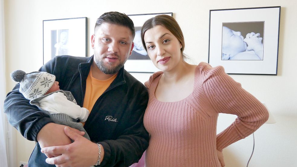 Die Eltern Vanessa Dallashaj und Severdjan Gusani mit Sohn Ilyas Gusani Foto: Trägergesellschaft der Kliniken