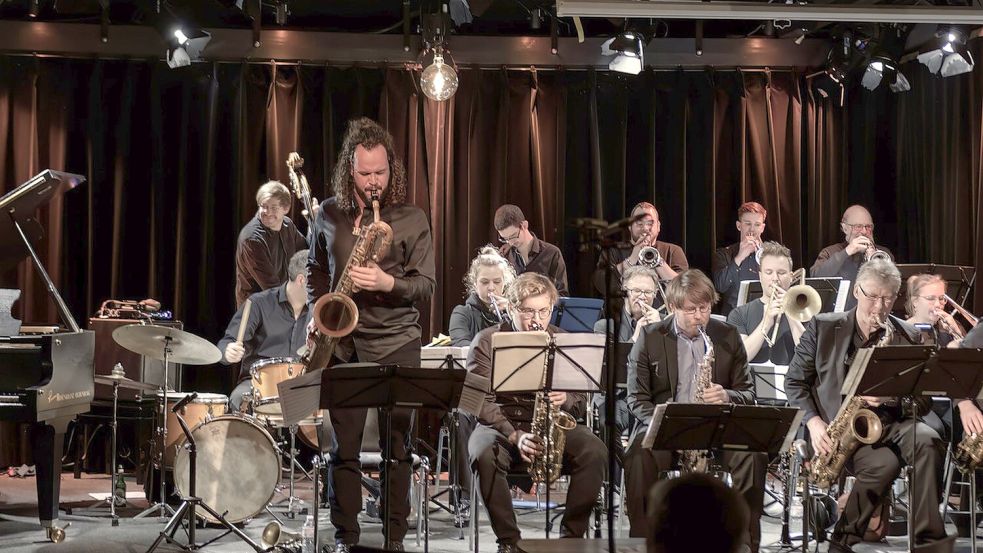 Die Nordwest Bigband ist eine von drei Bands, die am 31. Oktober in Leer spielt. Foto: Nordwest Bigband