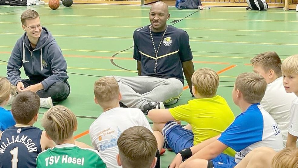 Gespannt lauschte der Nachwuchs den Worten von Rickey Paulding.