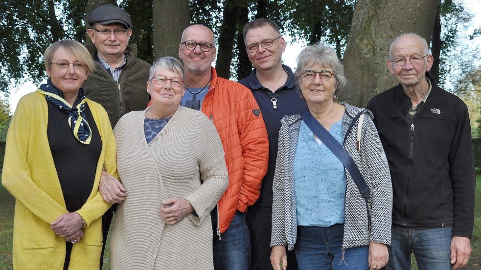 Ludger Osterkamp (2. von links) leitet die Selbsthilfegruppe Schlaganfall. Betroffene und ihre Angehörigen wie Sabine (von links), Petra, Axel, Rainer, Annchen und Karl-Heinz teilen in Gesprächen untereinander ihre Erfahrungen. Foto: Ullrich