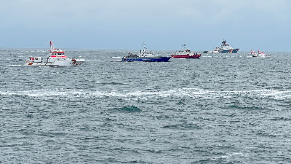 Zahlreiche Schiffe suchten nach den verschollenen Seeleuten. Foto: Die Seenotretter - DGzRS/dpa