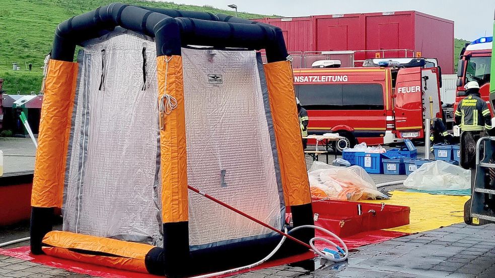 Die Feuerwehr rückte mit Spezialausrüstung in Großefehn an. Foto: Feuerwehr Großefehn