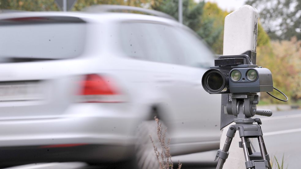 Autofahrer in Emden müssen jetzt häufiger damit rechen, bei zu hohem Tempo erwischt zu werden. Foto: Ortgies/Archiv