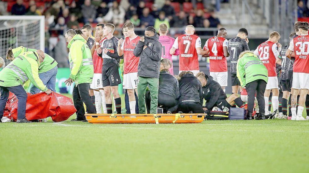 Ex-Bundesliga-Profi Bas Dost ist im Sonntagsspiel zwischen NEC Nijmegen und AZ Alkmaar kollabiert. Foto: imago images/Pro Shots