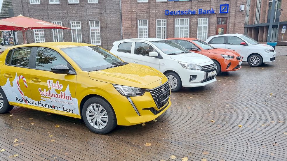 Die Autos stehen bereits auf dem Denkmalsplatz. Foto: Bothe