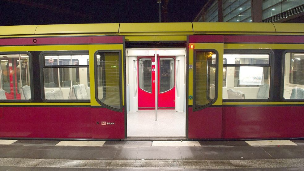 Unsere Gewohnheiten sind so abgespeichert, dass es uns schwer fällt, sie mit reiner Willenskraft dauerhaft loszuwerden. Foto: Paul Zinken/dpa/dpa-tmn