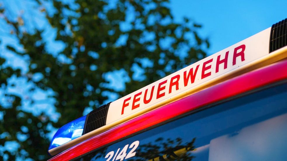 Einsatz für die Feuerwehr auf Usedom: In Heringsdorf kam es in einer Wohnung zu einer Explosion. Foto: dpa/Philipp von Ditfurth