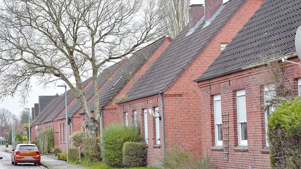 Einige Häuser am Schlehdornweg sind noch bewohnt. Foto: Ortgies