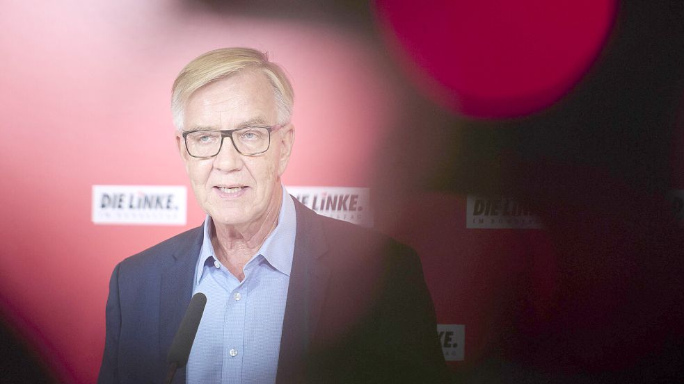 Dietmar Bartsch (Fraktionsvorsitzender DIE LINKE im Bundestag) hofft, dass sich nach der Fraktionsauflösung die Lage der Partei langfristig verbessert. Foto: IMAGO/Christian Spicker