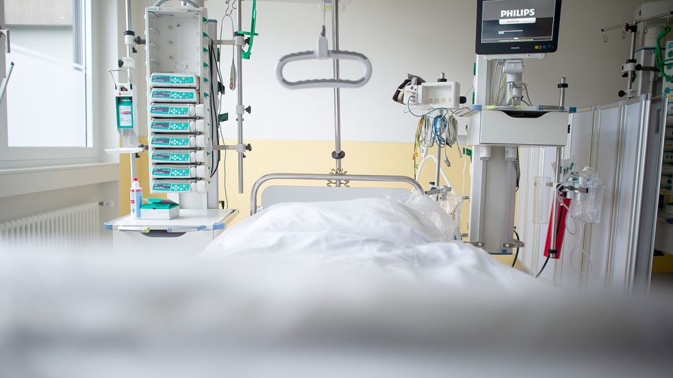 Wenn zu wenig Krankenhaus-Personal verfügbar ist, müssen Intensivbetten leer bleiben. Symbolfoto: Güttler/dpa