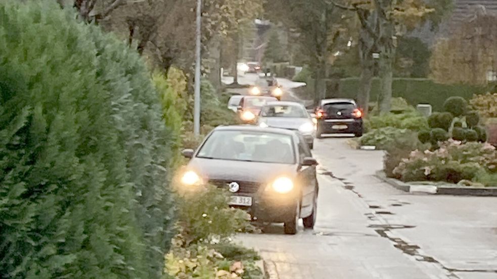 Durch Baustellen verlagert sich der Verkehr oft in kleinere Nebenstrecken. Die Schäden an den Straßen machen den Anwohnern Sorge. Foto: SPD Weener