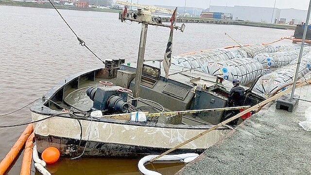 Es brodelt: An dieser Stelle verbanden Taucher die „Sabine“ mit der „Innovation“. Foto: Schuurman