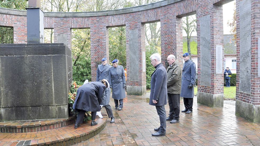 Am Volkstrauertag wurde den Opfern von Krieg, Terror und Gewalt gedacht. Foto: Wolters