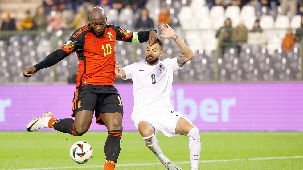 Belgiens Romelu Lukaku (l) erzielt seinen vierten Treffer zum 4:0. Foto: Geert Vanden Wijngaert/AP