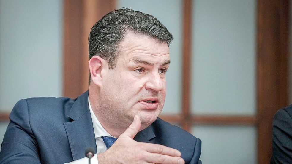 Bundesarbeitsminister Hubertus Heil beim 3. Arbeitsmarktgipfel „Job-Turbo“ in Berlin. Foto: Kay Nietfeld/dpa