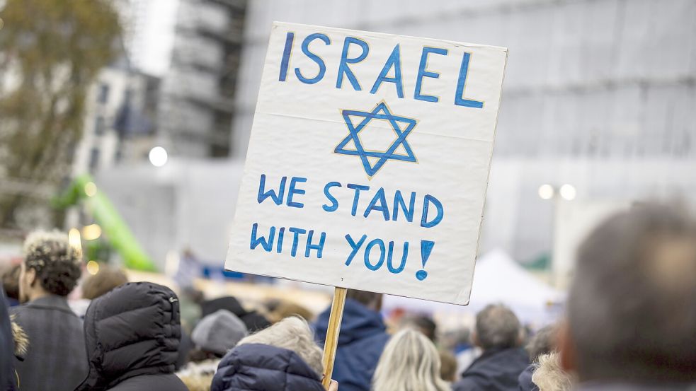 Solidarität mit Israel, wie hier auf einer Demo in Köln, fordern die Freien Wähler im Auricher Kreistag.Foto: DPA