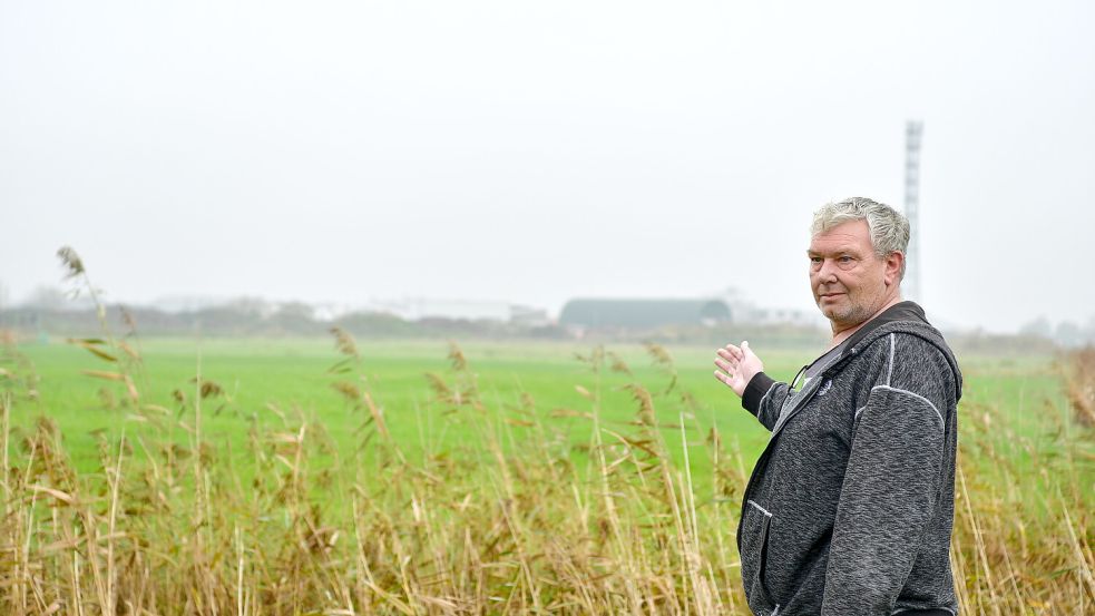 Auf dieser Fläche im Pewsumer Gewerbegebiet will Jens Bonn künftig Flüssigboden herstellen. Foto: Wagenaar