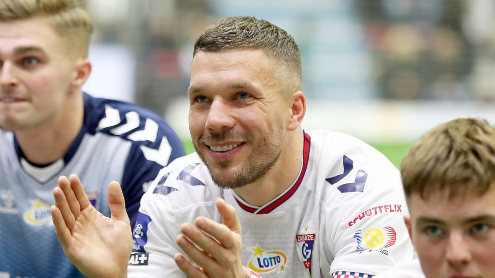 Kickers Emden könnte in Gummersbach auf Weltmeister Lukas Podolski treffen. Foto: Imago