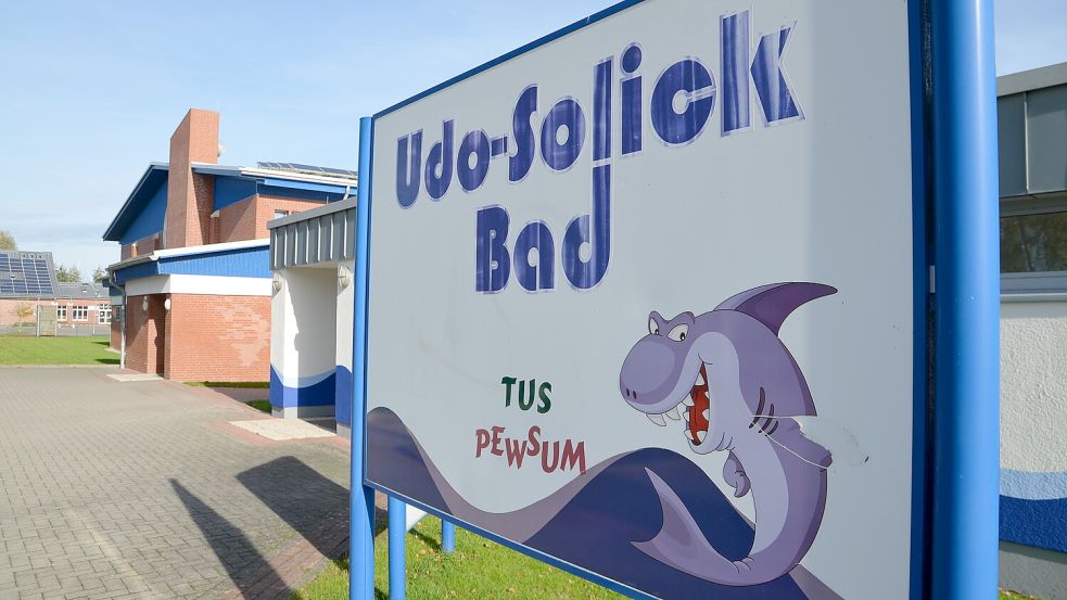 Im Udo-Solick-Bad in Pewsum können Kinder und Jugendliche samstags kostenlos schwimmen. Foto: Archiv