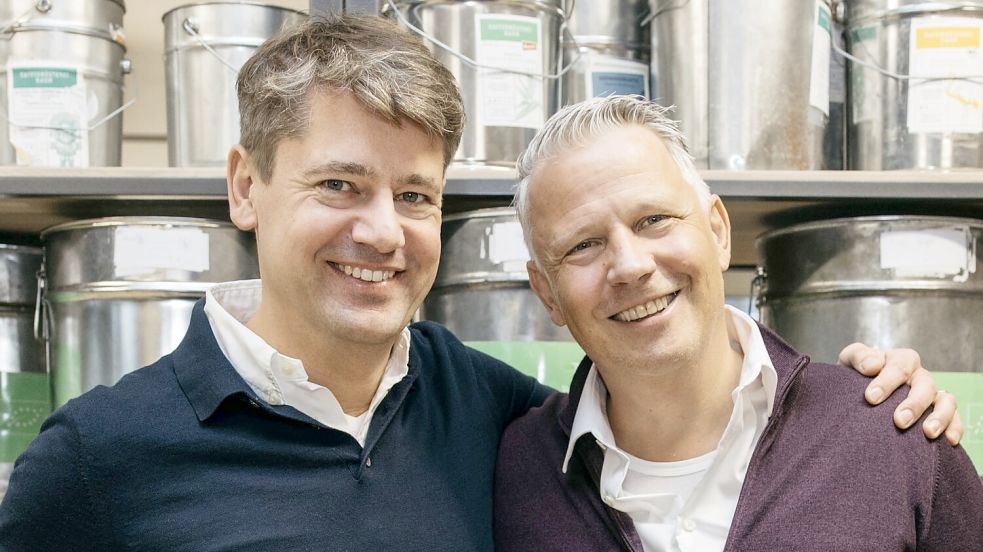 Andreas Baum (links) verlässt die Kaffeerösterei Baum. Seine Gründe sind sehr persönlich. Weitermachen wird Ralph Hartmann. Foto: Kromm