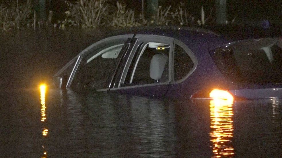 Der Wagen lief nach und nach mit Wasser voll. Foto: Loger