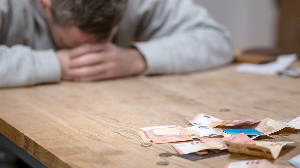 Die Inflation in Deutschland schwächt sich ab. Dennoch sind immer mehr Bürger überschuldet oder können kaum ihren Lebensunterhalt bestreiten Foto: dpa/Hannes P Albert