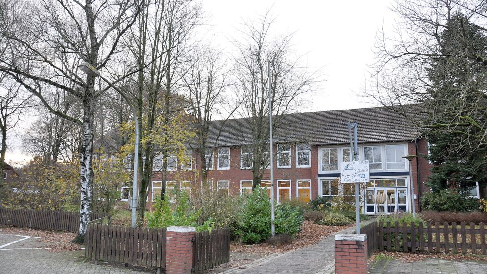Teile des Daches der Grundschule Möhlenwarf sind nicht mehr standsicher. Foto: Wolters